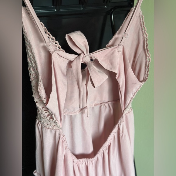 Feminine & flirty blush pink lace sundress - Picture 6 of 8
